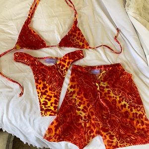 Sassypants lava leopard set
